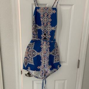 Free People Blue and White Patterned Romper size 4, adjustable straps